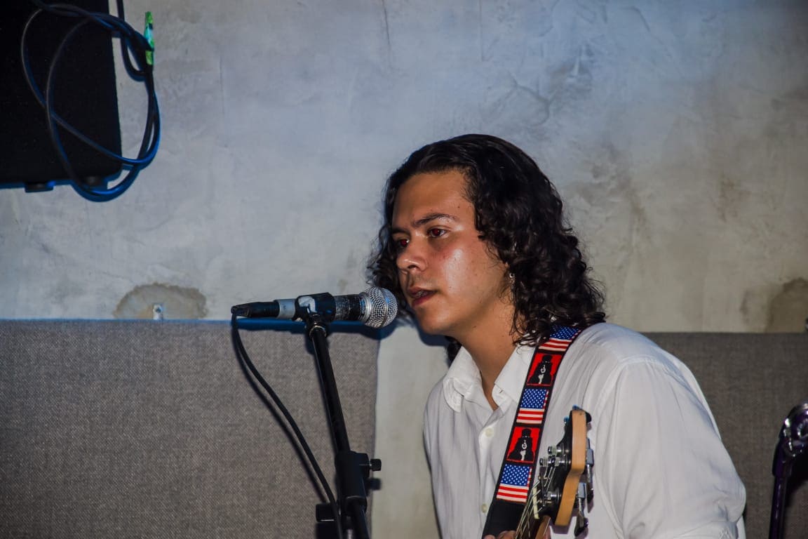 Guitarra y voz